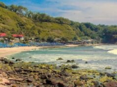 Jalan Setapak Menuju Karang Tawulan di Desa Cimanuk Tasikmalaya